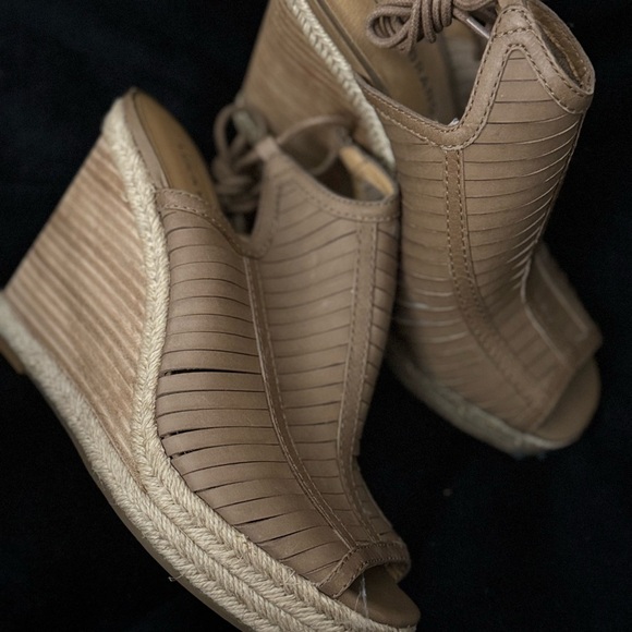 Lucky Brand Tan Wedges with Textured Upper and Wrap-Around Design - Picture 11 of 11